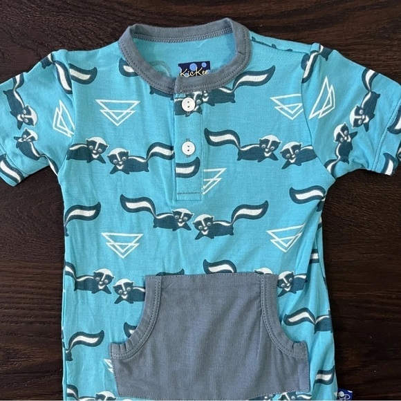 Kickee Pants Newborn Short Sleeve Henley Romper - Confetti Skunks - Picture 3 of 4